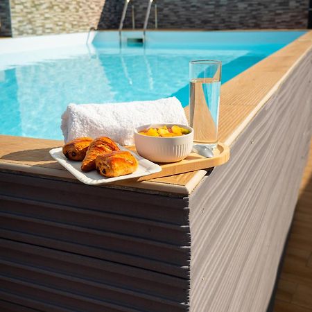 Evasion En Plein Coeur De La Ville Studio Jacuzzis Sauna Et Piscine Au Centre De פורט-לואיס מראה חיצוני תמונה