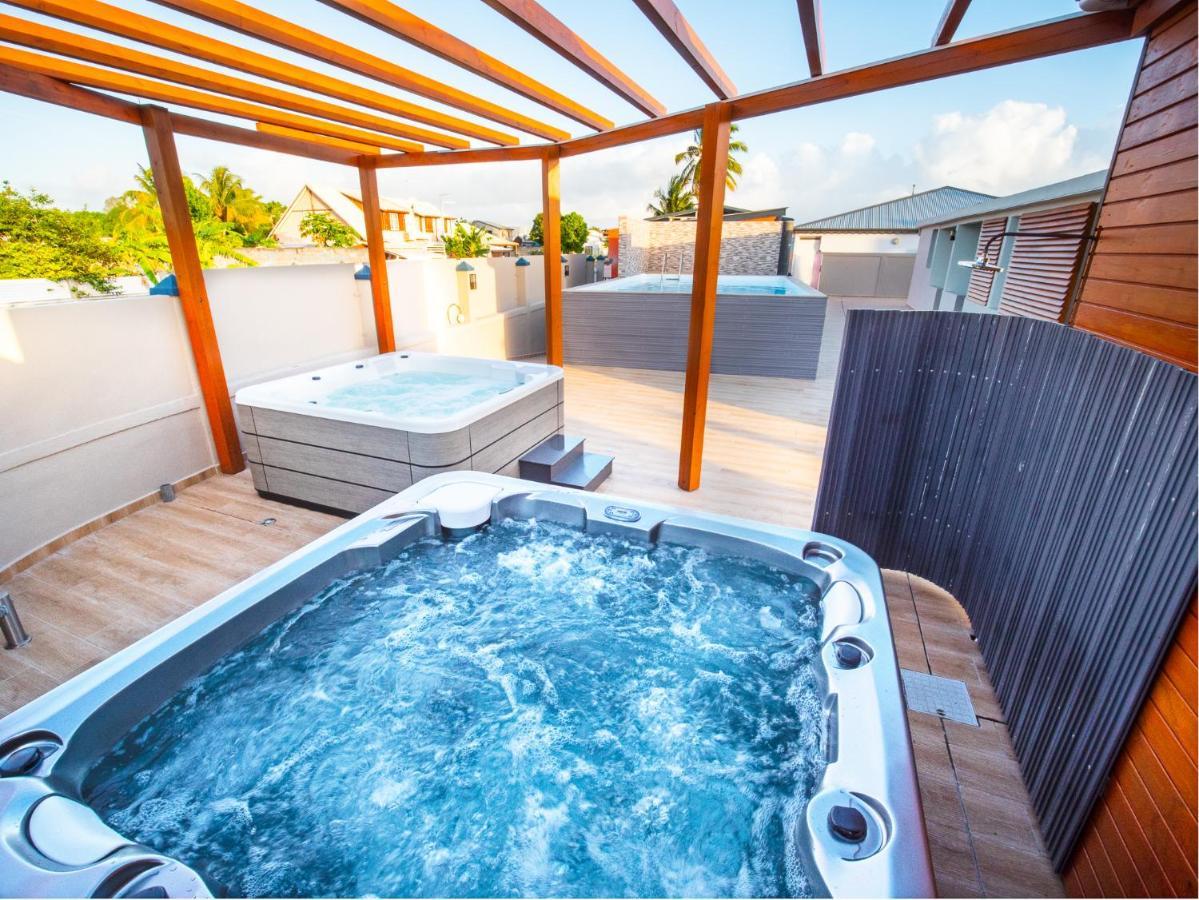 Evasion En Plein Coeur De La Ville Studio Jacuzzis Sauna Et Piscine Au Centre De פורט-לואיס מראה חיצוני תמונה