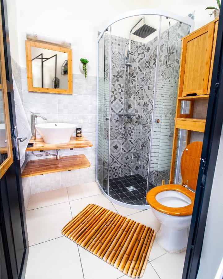 Evasion En Plein Coeur De La Ville Studio Jacuzzis Sauna Et Piscine Au Centre De פורט-לואיס מראה חיצוני תמונה